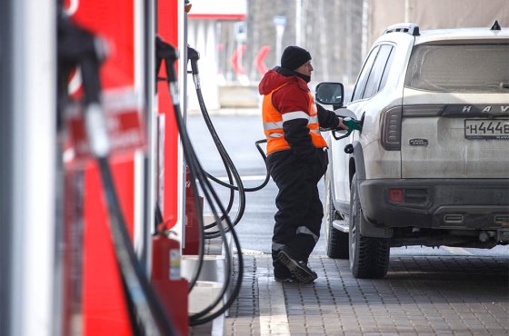 Suportahan ang pagproseso ng sariling langis sa ibang bansa mula sa badyet ng Russia. Bakit ito kailangan at sino ang makakatanggap ng mga bayad.